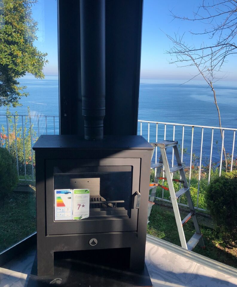 Deville Poele Petit Neptune Noir Çelik Odun Sobası C077AR 06 B