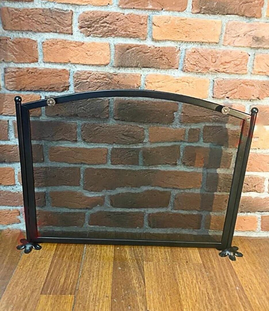 Miss Worble Çiçek Ayaklı Şömine Siperlik